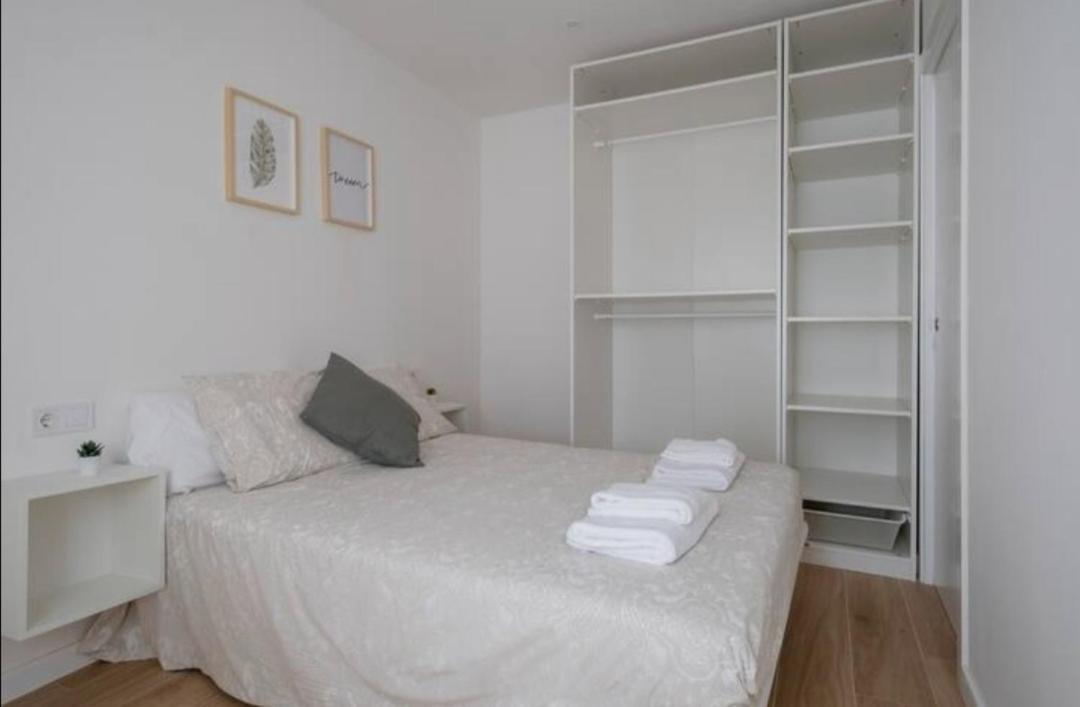 Apartment Close To The Beach Sant Adria de Besos Buitenkant foto