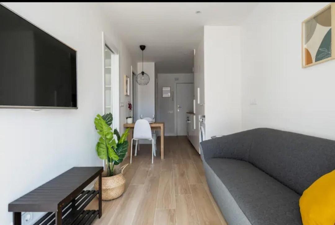 Apartment Close To The Beach Sant Adria de Besos Buitenkant foto