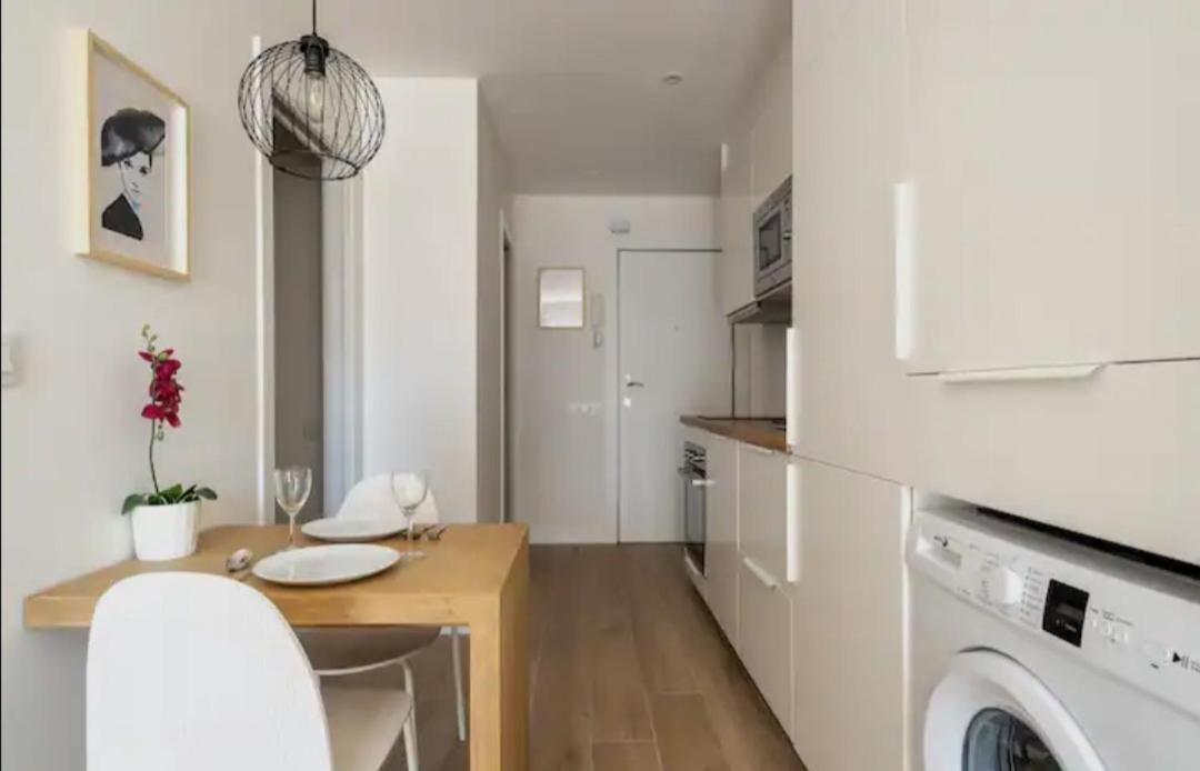 Apartment Close To The Beach Sant Adria de Besos Buitenkant foto