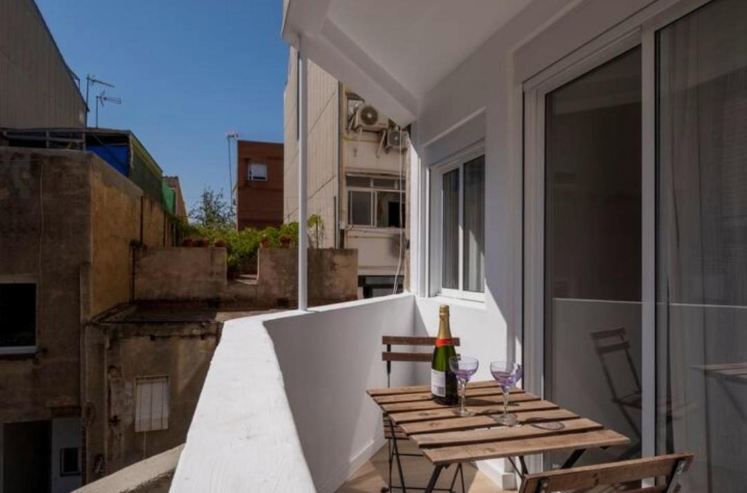 Apartment Close To The Beach Sant Adria de Besos Buitenkant foto