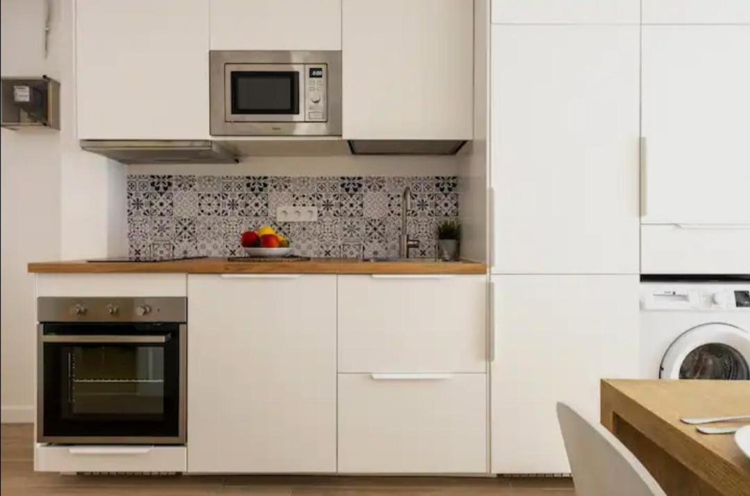 Apartment Close To The Beach Sant Adria de Besos Buitenkant foto
