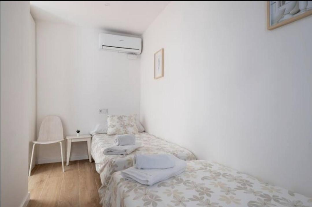 Apartment Close To The Beach Sant Adria de Besos Buitenkant foto